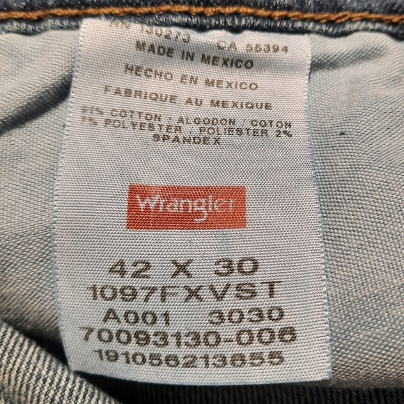 Mens Wrangler Jeans 42x30 - Picture 2 of 2